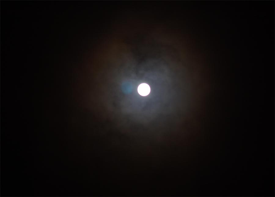 [moon2.jpg]