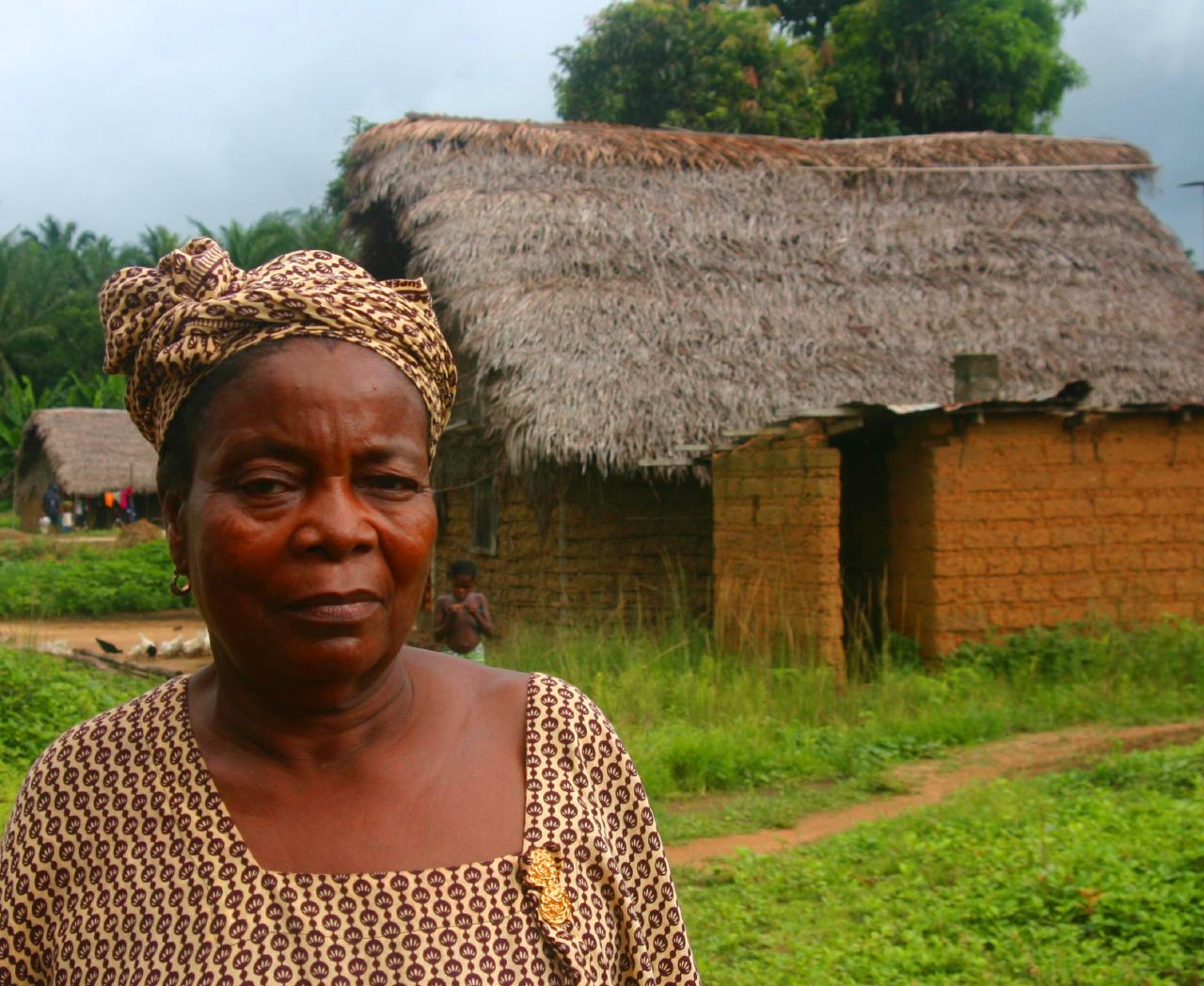 [Sierra_Leone_village_woman.jpg]