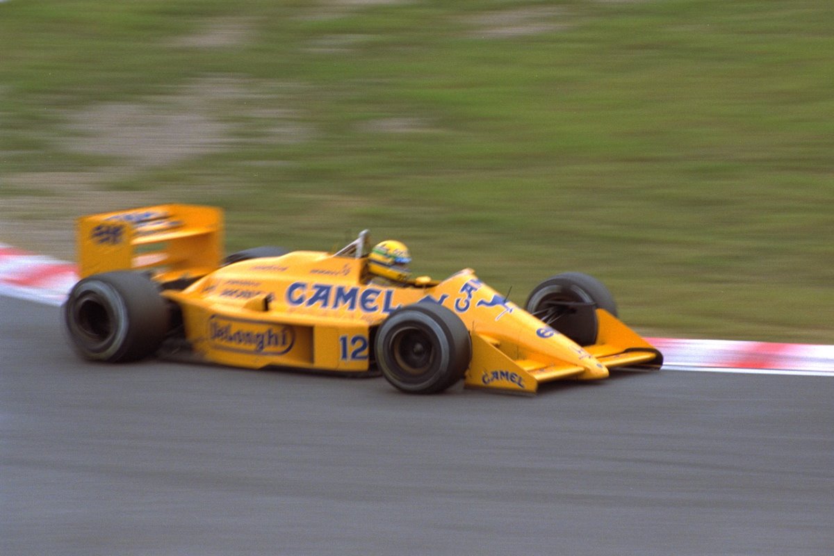 [Ayrton+Senna+in+Suzuka+1987.jpeg]