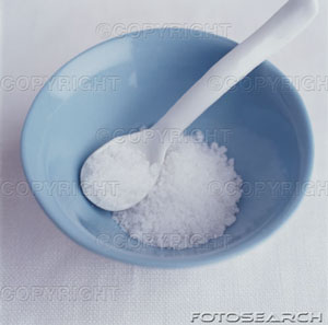 [sea-salt-in-blue-salt-dish-with-spoon-~-SB10060455B-001.jpg]
