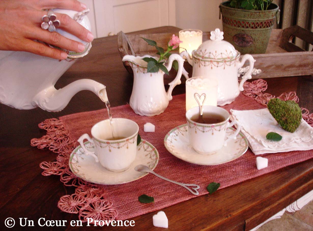[4+Vous+prendrez+bien+une+tasse+de+thé+!+-+Un+Cœur+en+Provence+©.jpg]