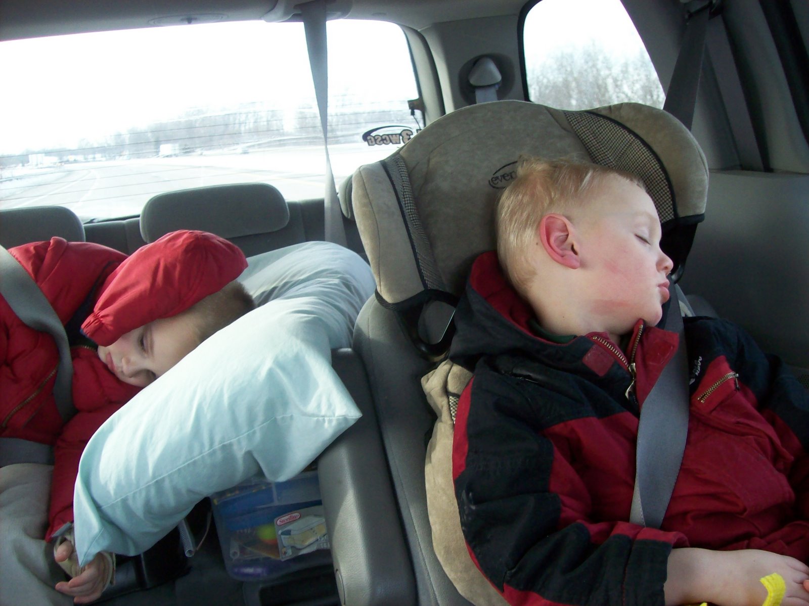 [car+nap+boys.JPG]