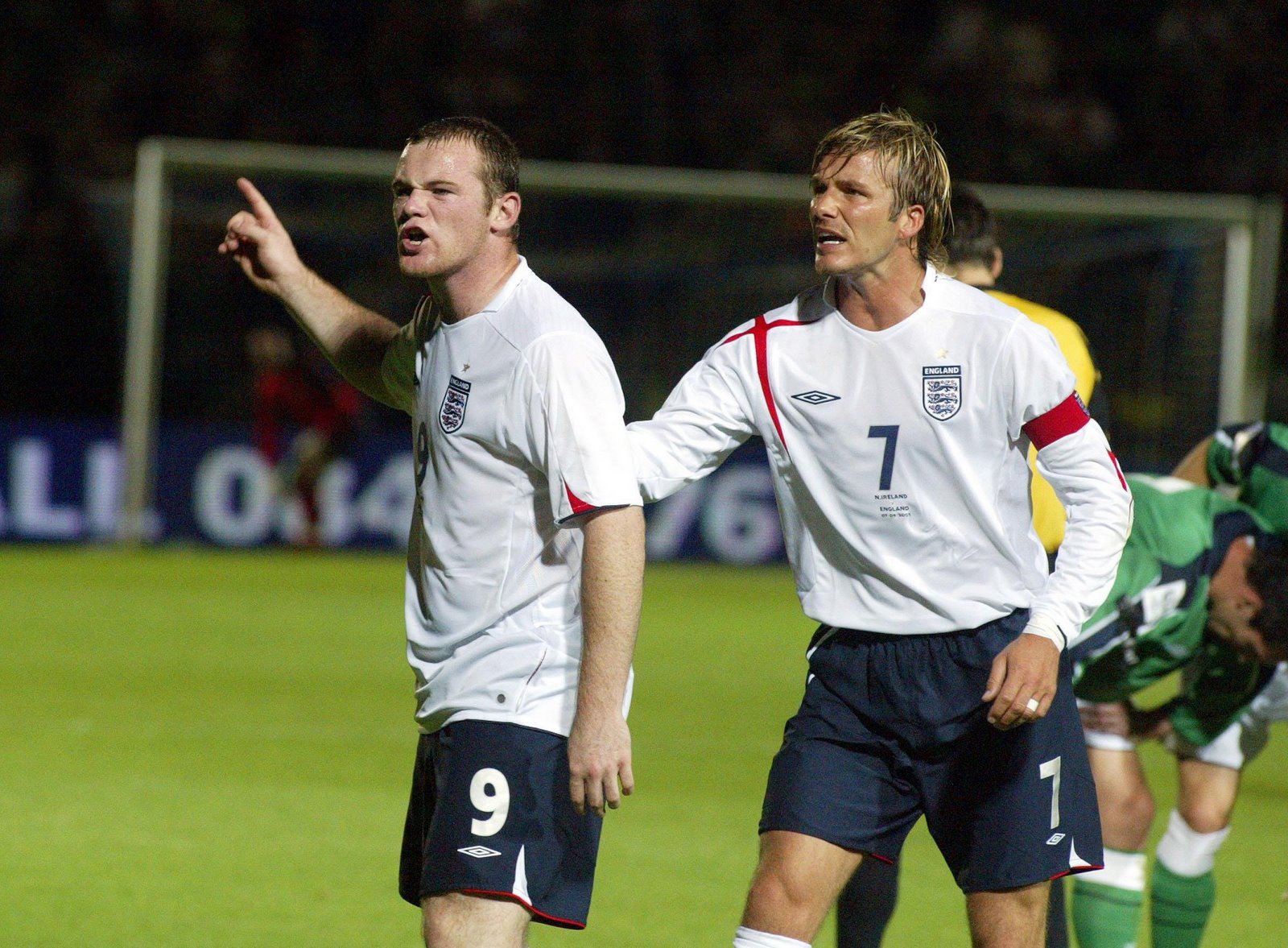 [Rooney+and+Beckham.jpg]