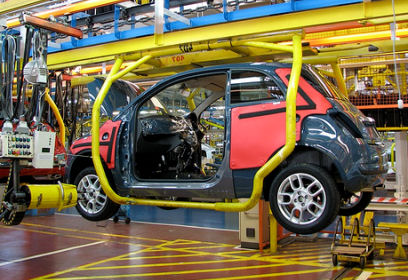 [NewFiat500_assembly_2.jpg]