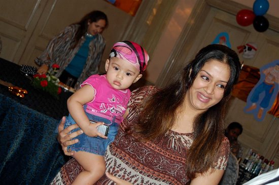 [Diya+-+Surya+Jyothika+baby+Photo+Gallery1.jpg]