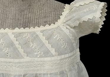 [Infant's+dress+1815+1820.JPG]