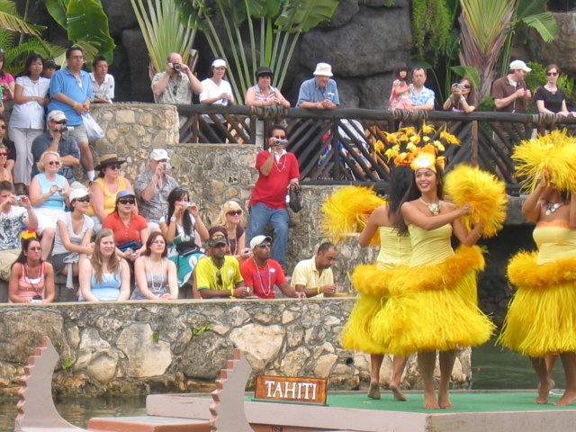 [IMG_3343.jpgPolynesian+Cultural+Center+Canoe+Pageant+O'tahiti.jpg]