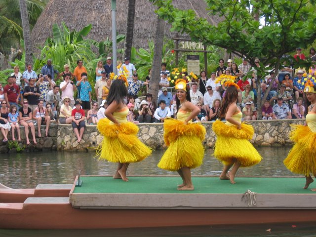 [IMG_3362.jpgPolynesian+Cultural+Center+Canoe+Pageant+O'tahiti.jpg]