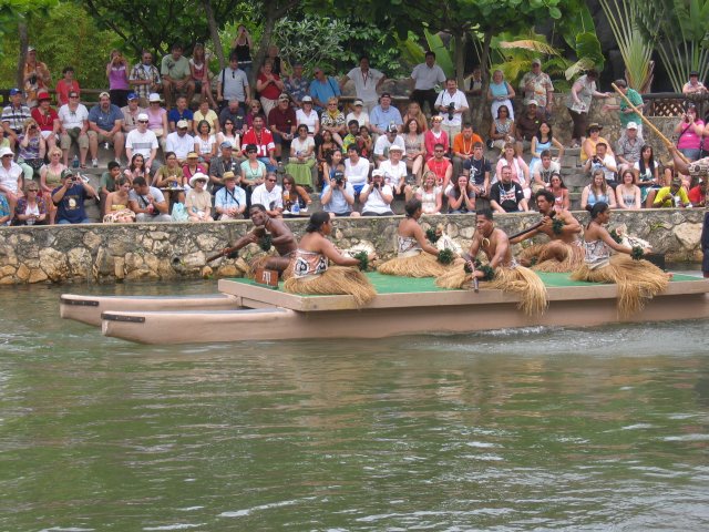 [IMG_3442.jpgPolynesian+Cultural+Center+Canoe+Pageant+Viti.jpg]
