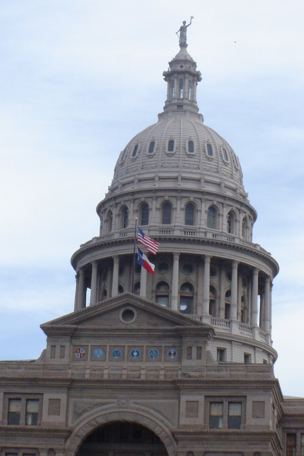 [Capital+building+of+Texas.JPG]