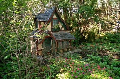 [hobbit+house.jpg]