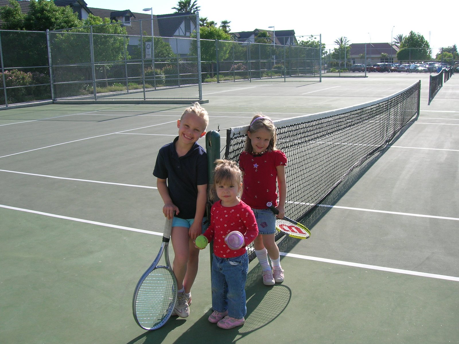[Tennis+with+the+girls.JPG]