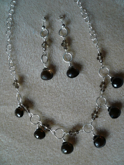 [lisa's+necklace+blog.jpg]