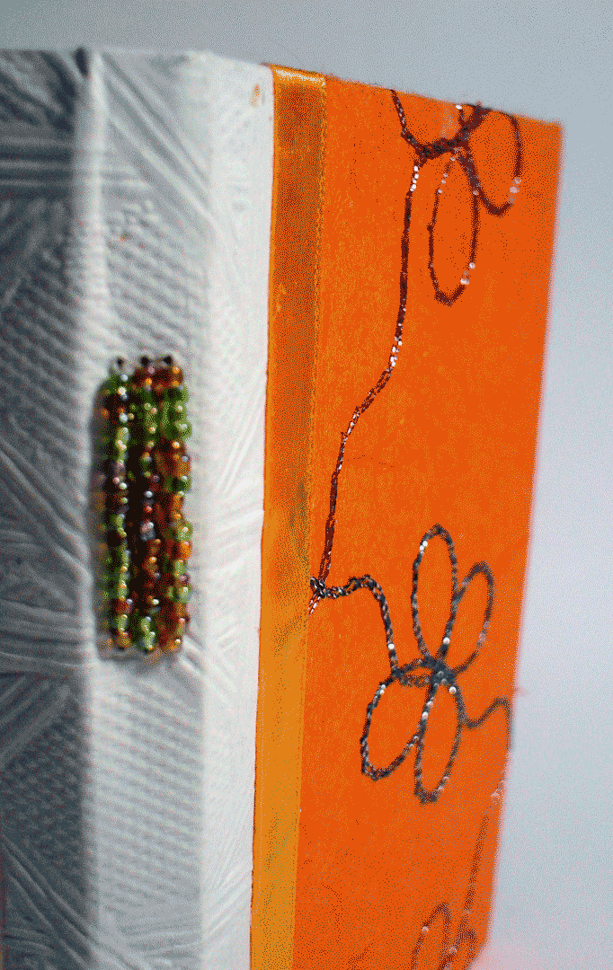 [3-sections-orange-beads-4.gif]