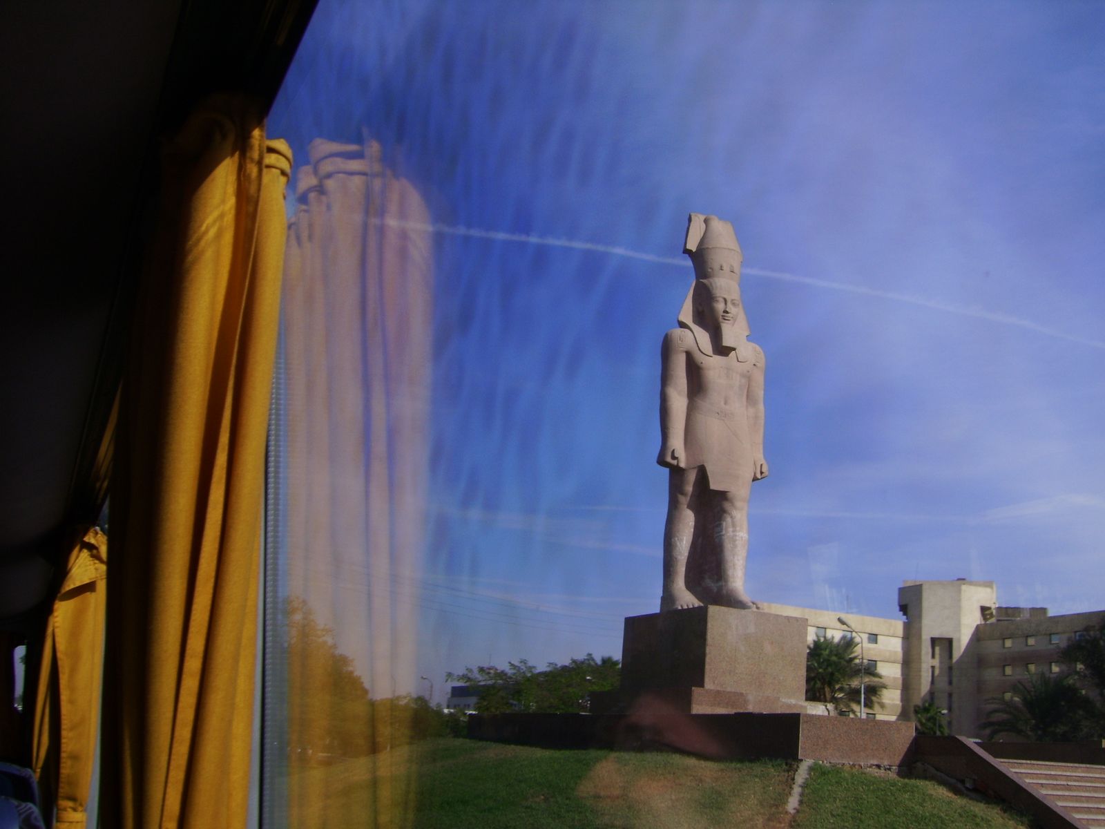 [Ramses+II+repro.+near+airport+in+Heliopolis+11-27-07.jpg]