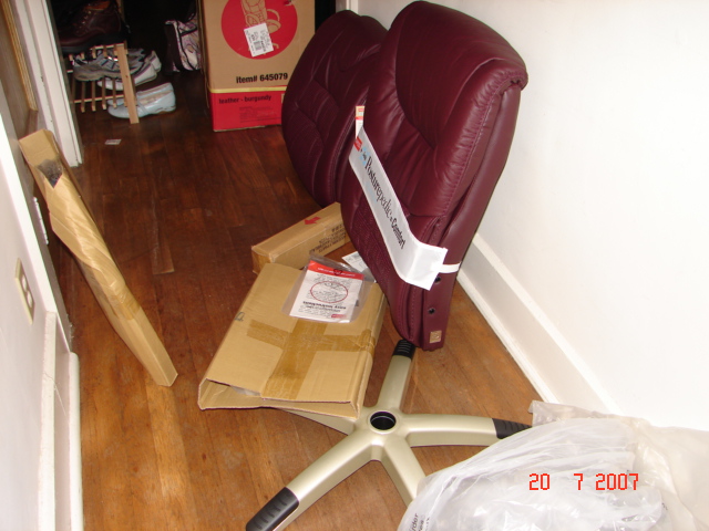 [chair+-+preassembly.JPG]
