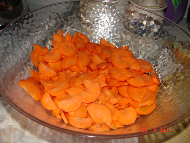 [Chopped+Carrots.JPG]