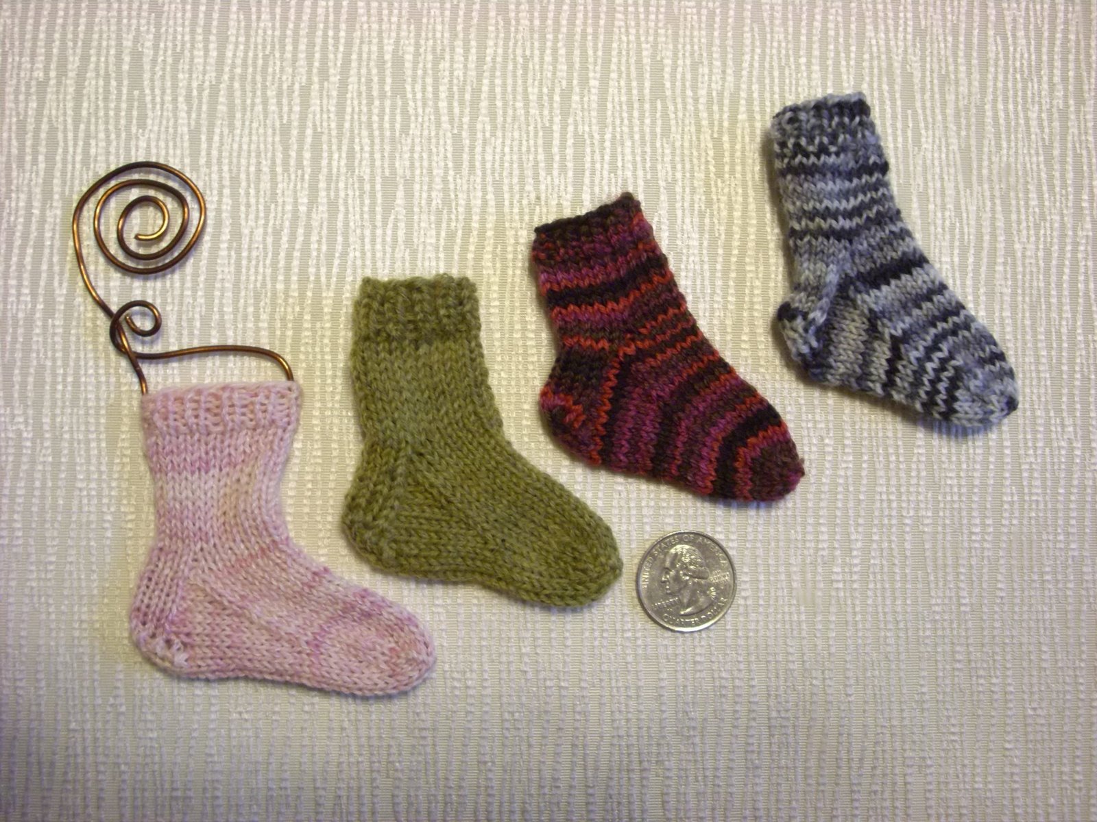 [four+wee+socks.jpg]