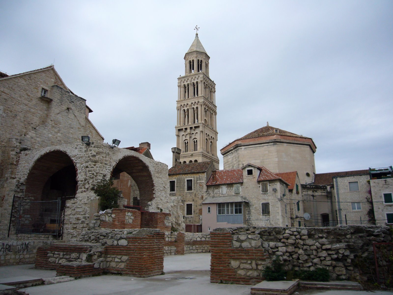 [Another+view+in+Diocletian]