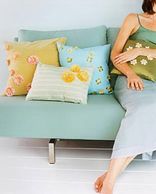 [chrysanthemum+pillow1.jpg]