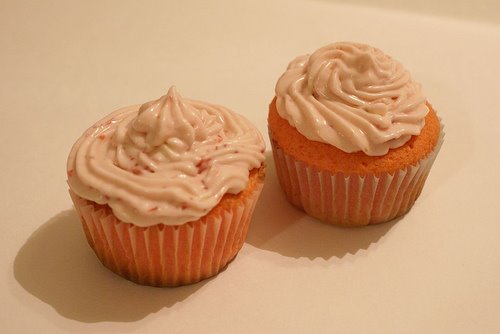[strawberry+cupcakes2.jpg]