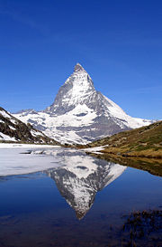 [180px-Matterhorn_Riffelsee_2005-06-11.jpg]