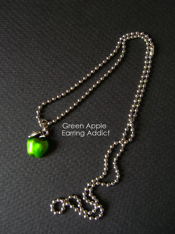 [[Earring+Addict]+N38+-+Green+Apple.JPG]