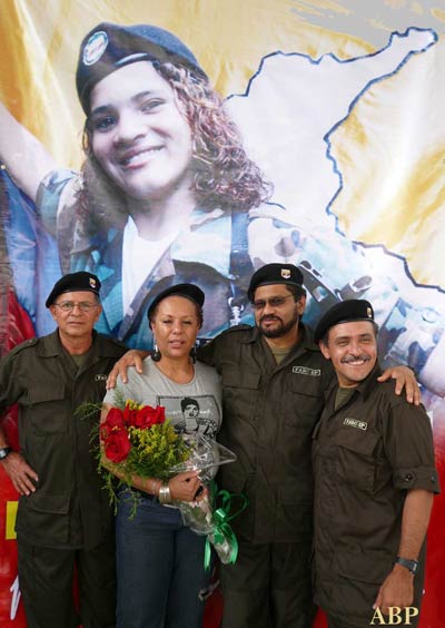 [FARC+com+Piedad+CÃ³rdoba.jpg]
