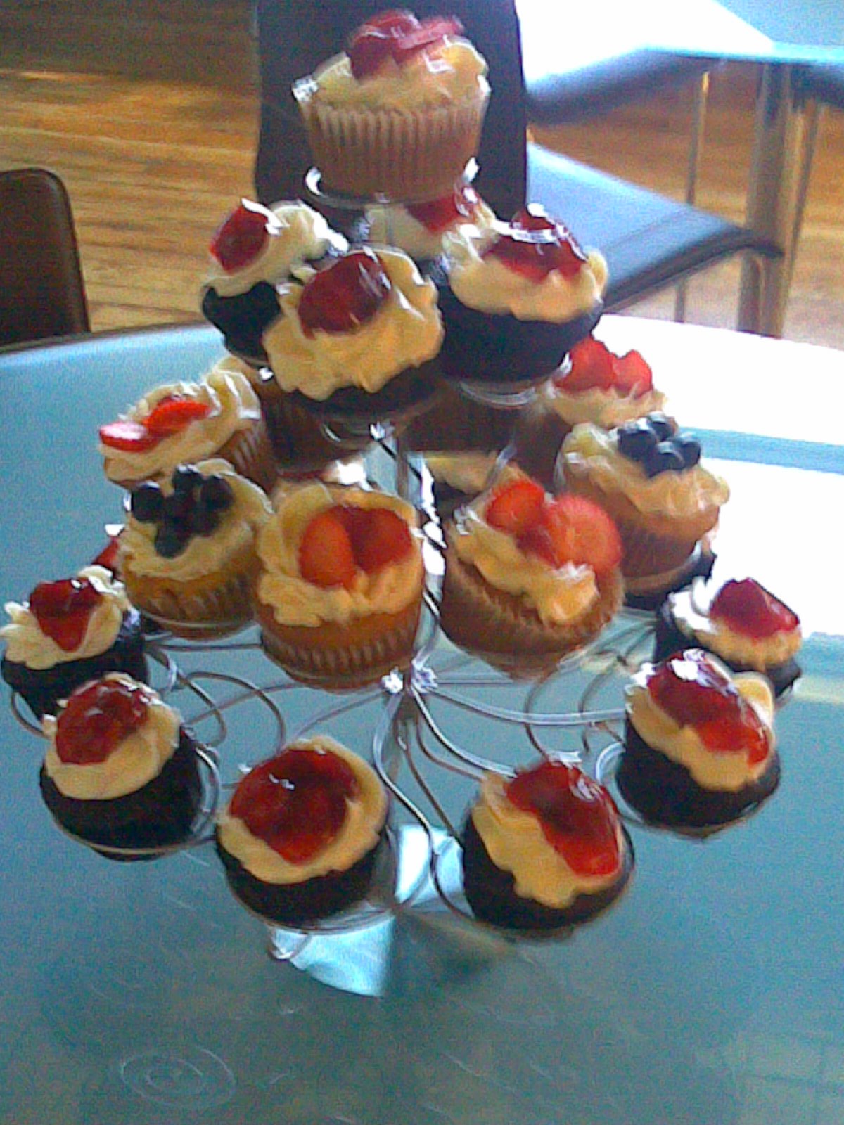 [fruit+cupcakes.jpg]