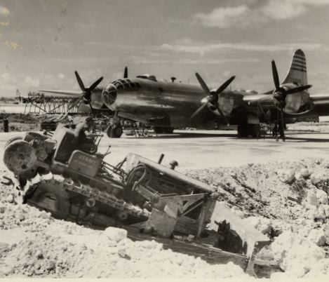 [B-29+and+dozer.jpg]
