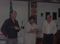 Roberto Pineda, Presidente de Fundación Rumbos; Juan José Cantiello junto al intendente municipal Ariel Santalla