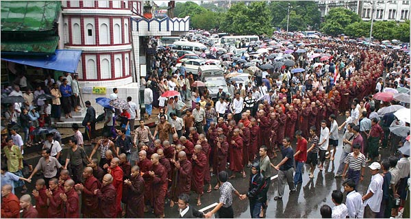 [Buddhist+Monks.jpg]