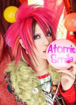 [Jun-atomic_smile.jpg]