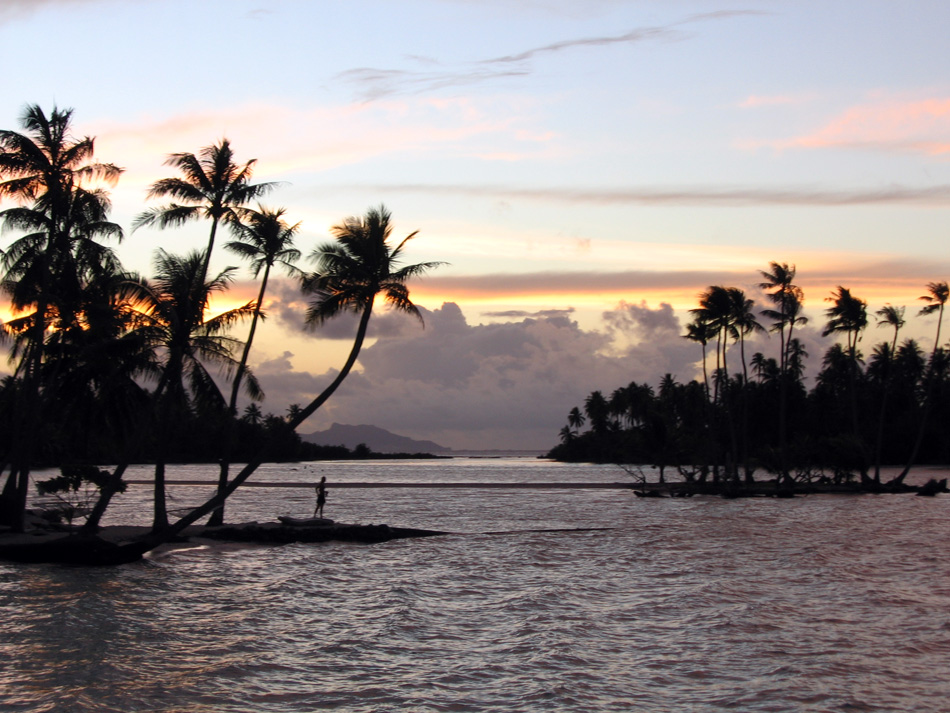 [French+Polynesia+5+-+Le+Taha'a+Private+Island+Resort+-+amazing+sunset.jpg]