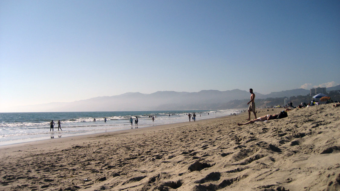 [Santa+Monica+Beach+Looking+North.jpg]