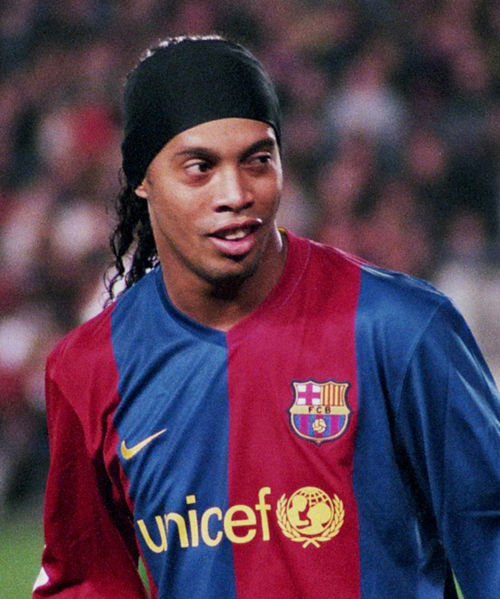 [500px-Ronaldinho_11feb2007.jpg]