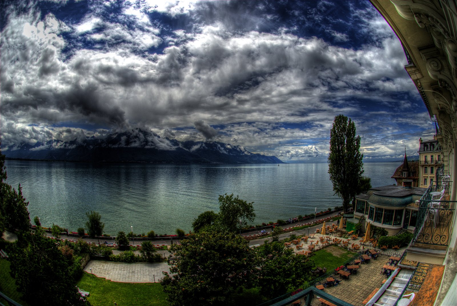 [View+from+Montreux.jpg]