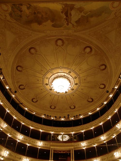 [teatro+solÃ­s+ceiling.jpg]
