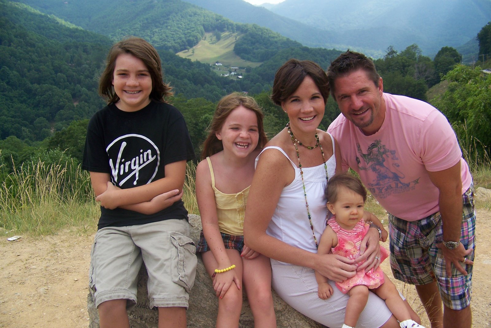 [Family+Pic+Maggie+Valley.jpg]