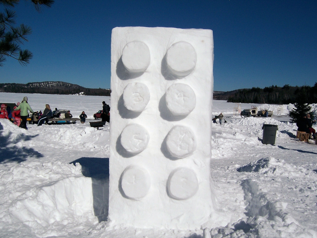 [lego_snow_sculpture.JPG]