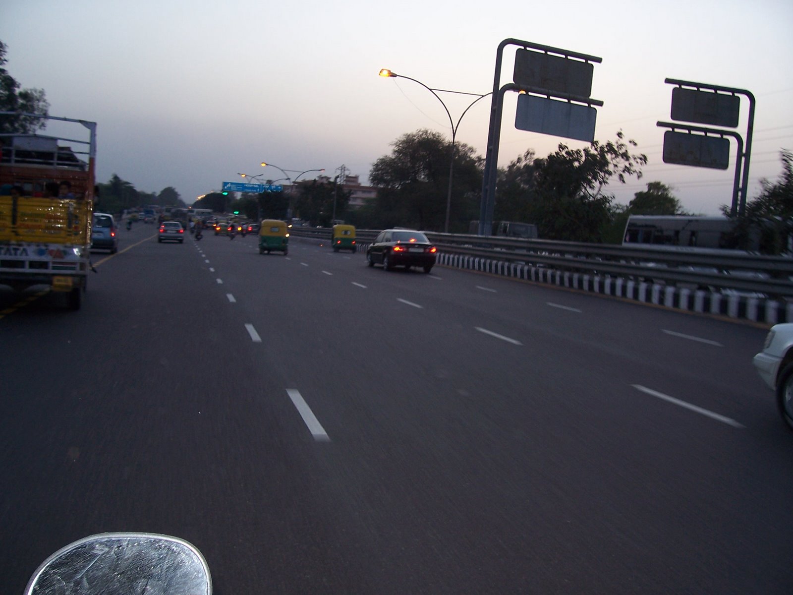 [Delhi_Trip_16-18Mar2007+036.jpg]