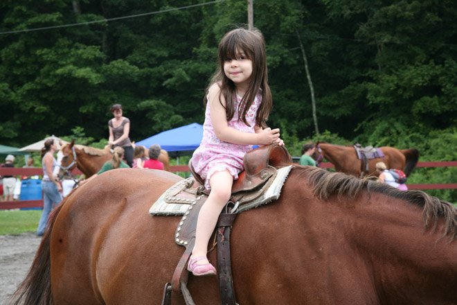 [lula+on+horseback.jpg]
