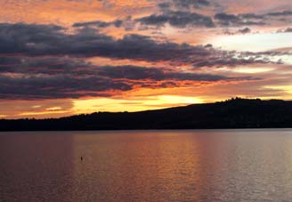 [Sunset-@-Lake-Taup.jpg]