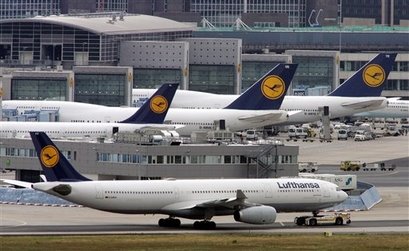 [Lufthansa_planes.bmp]