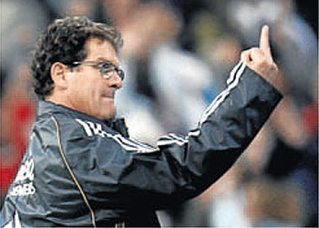 [capello-shows-his-finger-to-real-madrids-fans.jpg]