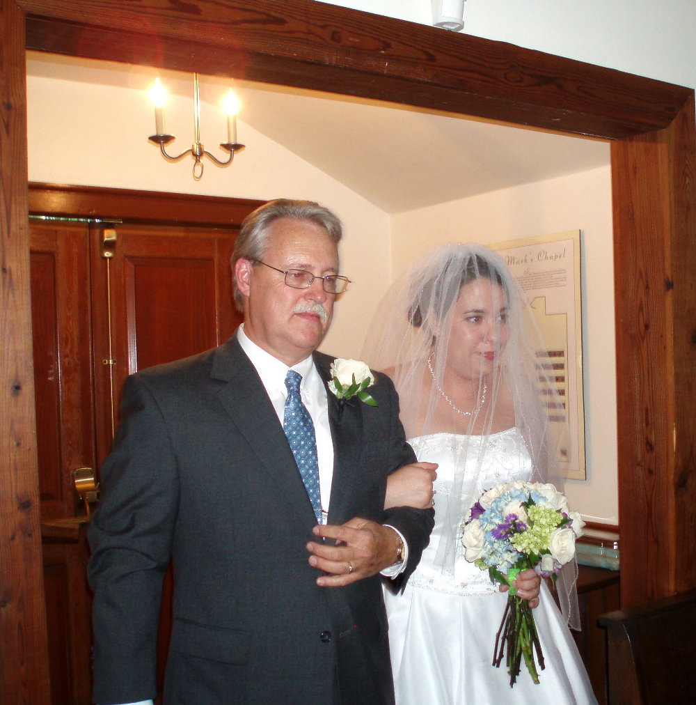 [aimee+and+jay+-+bride+and+father.jpg]