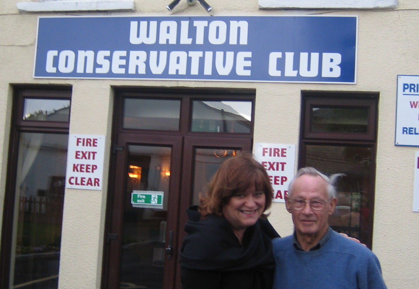 [Aubrey+and+Mary+at+Walton+Conservative+Club.JPG]
