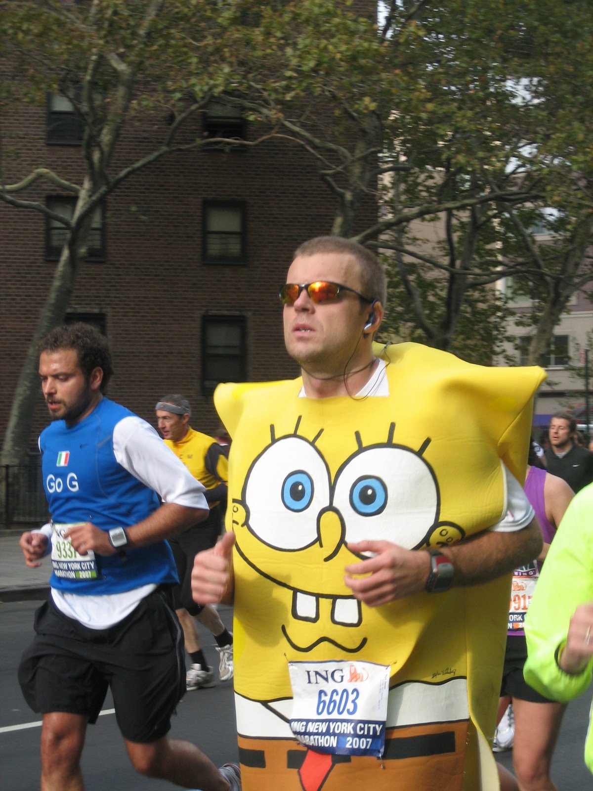 [NYC+Marathon+SpongeBob.jpg]