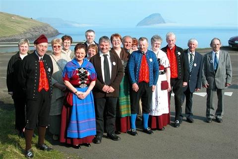 [Faroese_folk_dance_club_from_vagar.jpg]