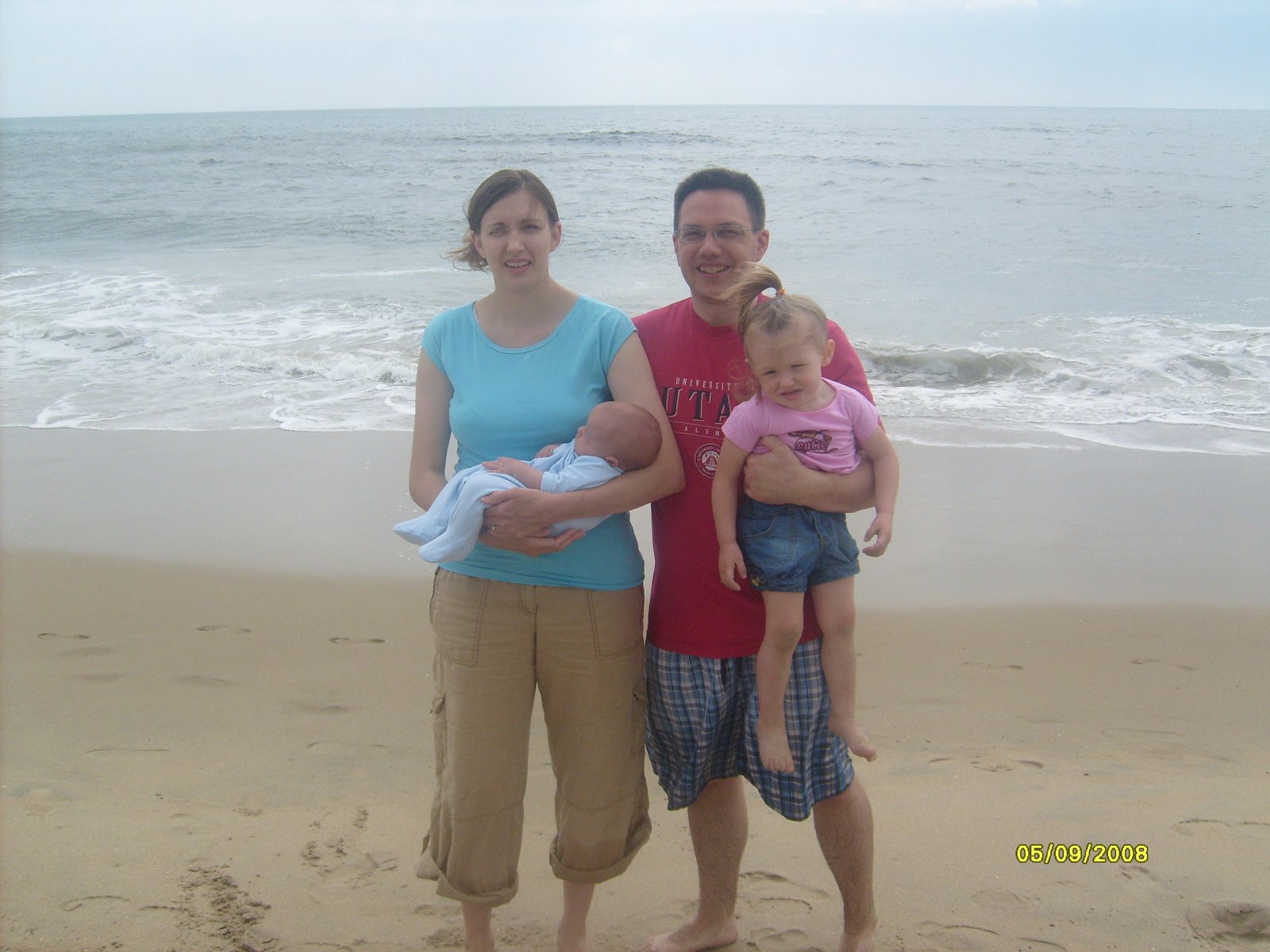 [family+beach+pix.JPG]